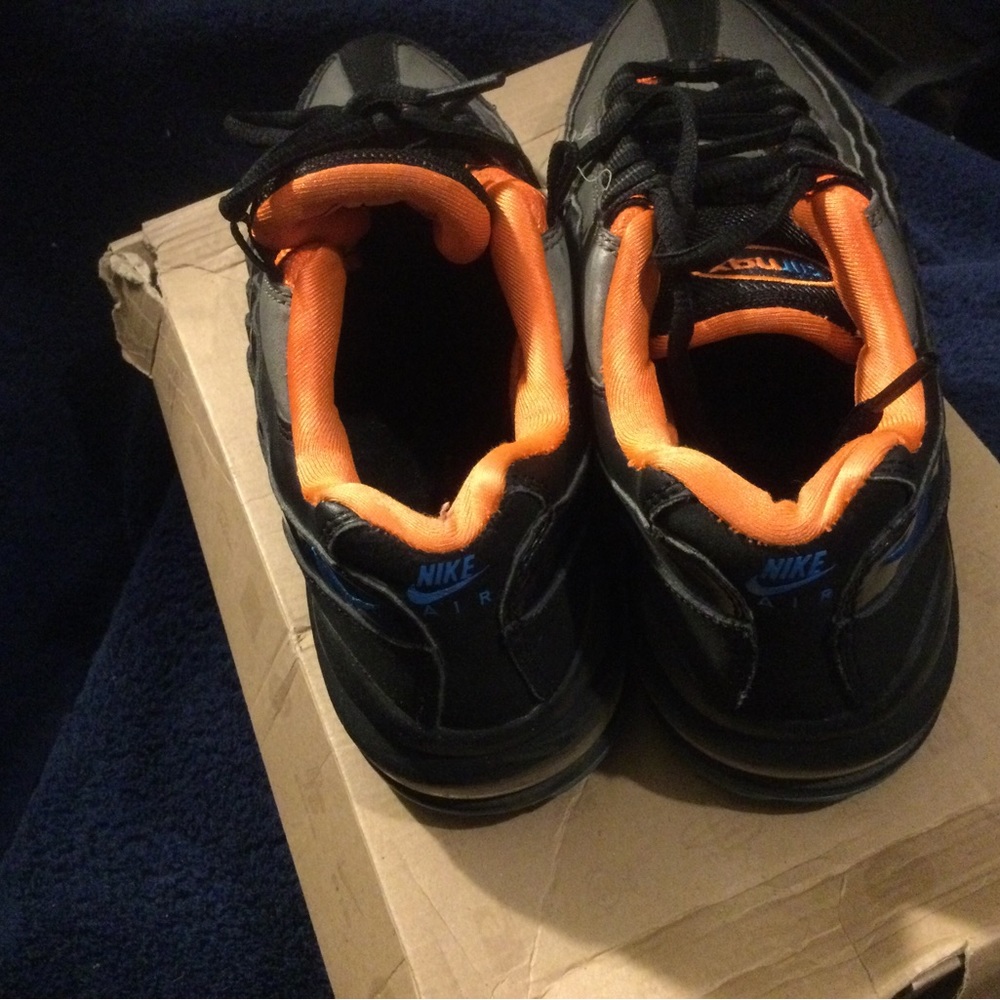 Nike air max size 5 1/2 youth Used like new multi color